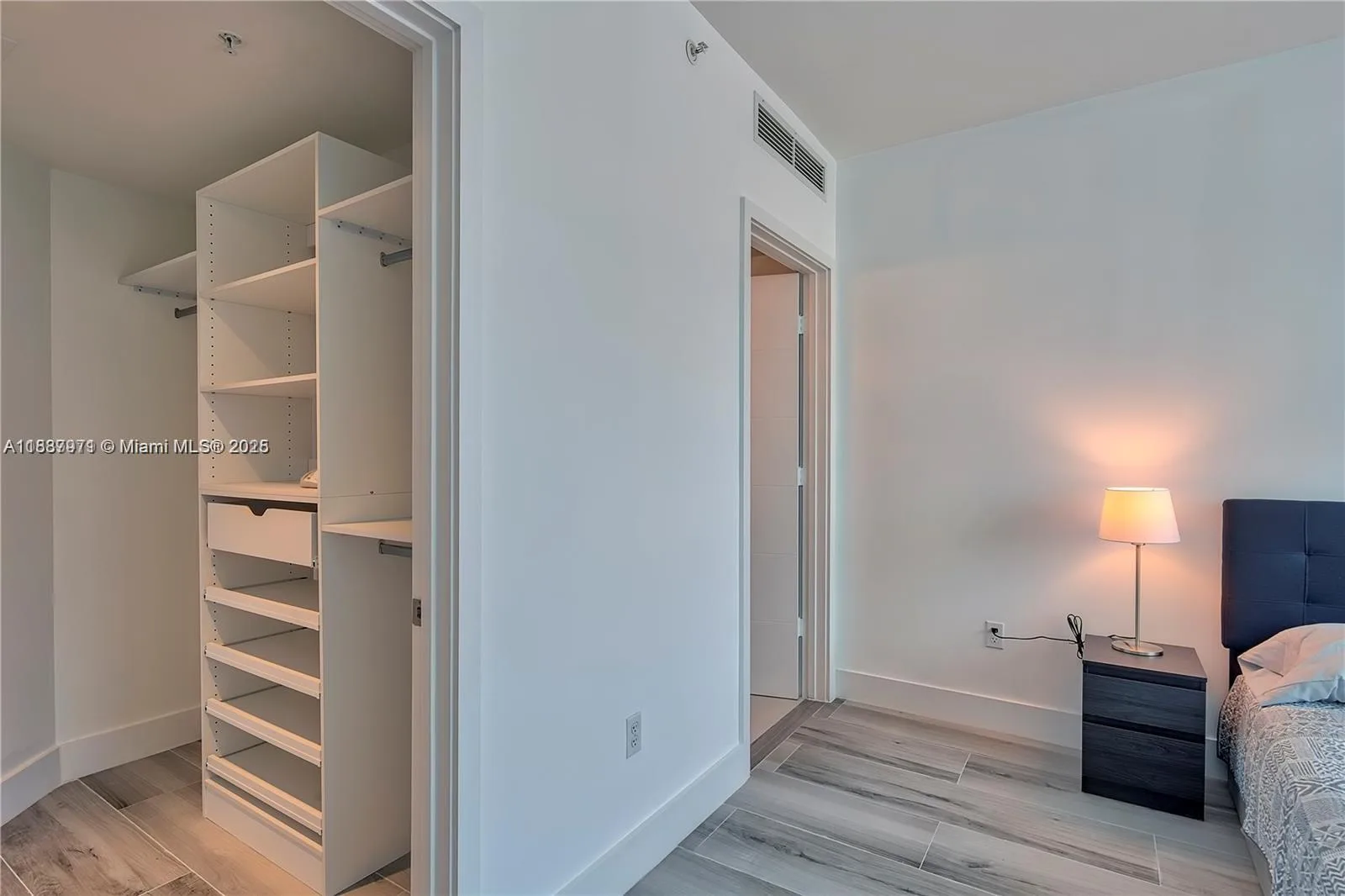 1010 SW 2nd Ave # 609, Miami, FL 33130 photo 11