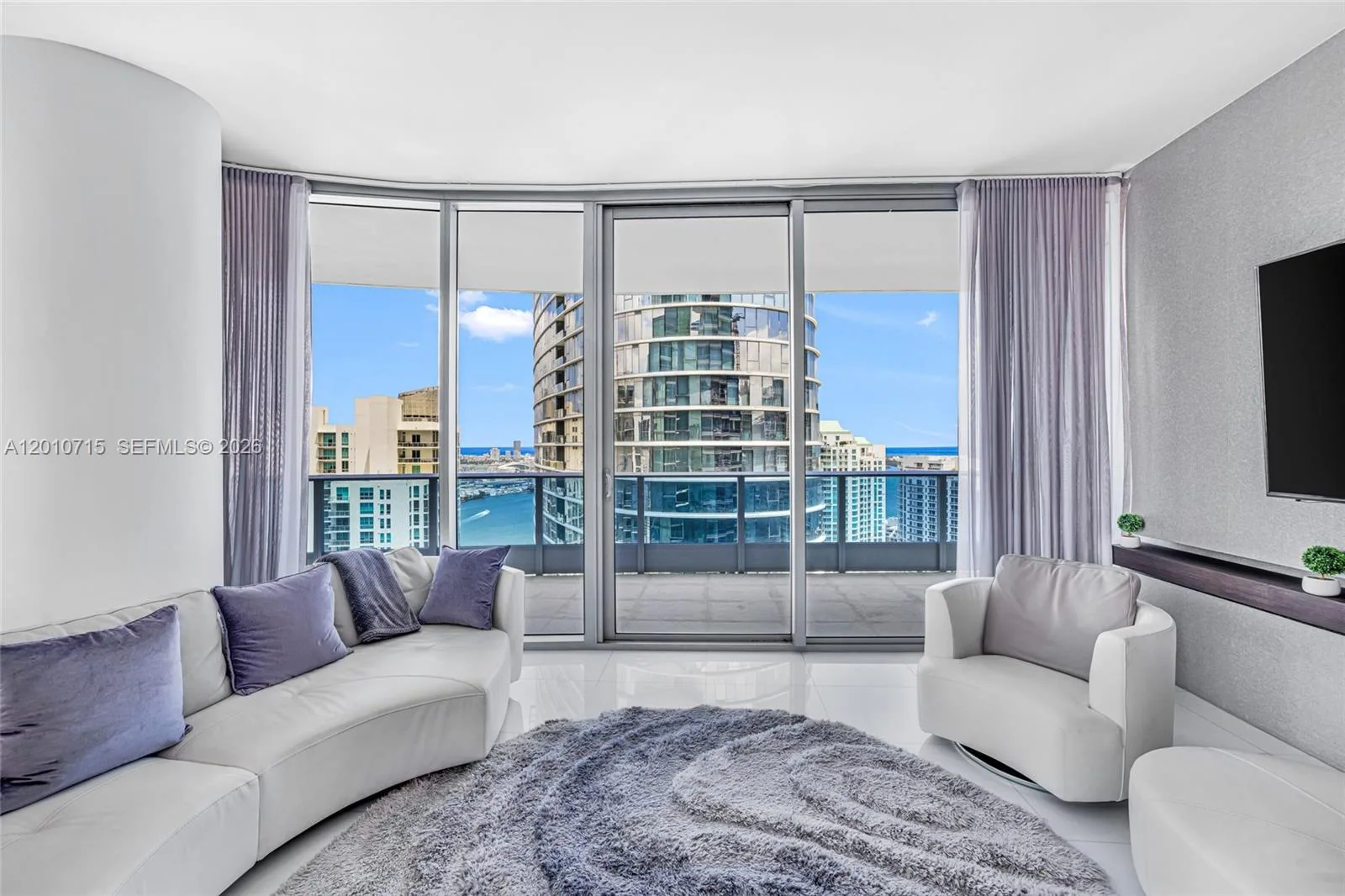 200 Biscayne Boulevard Way # 4401, Miami, FL 33131 photo 11