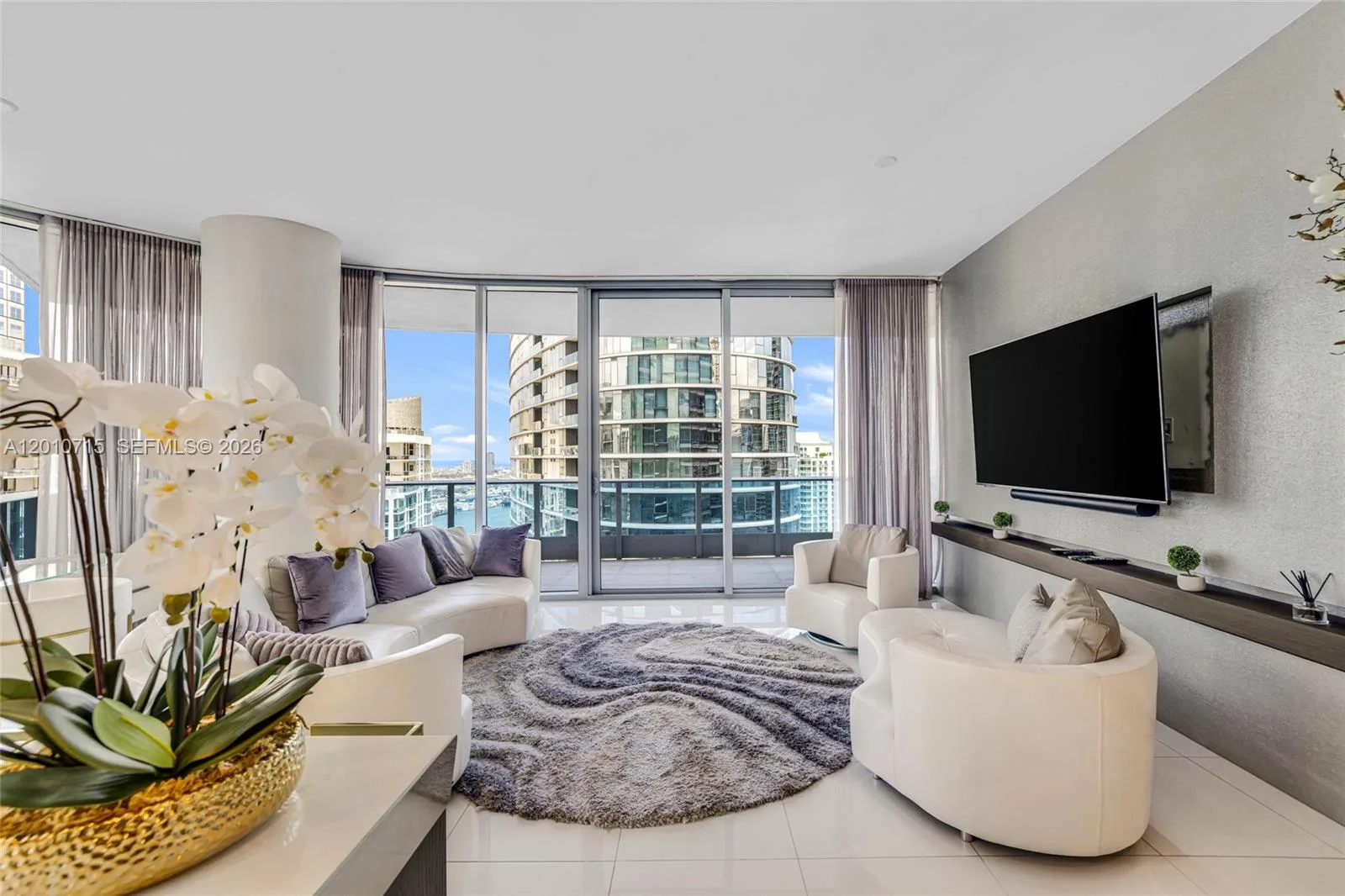 200 Biscayne Boulevard Way # 4401, Miami, FL 33131 photo 2