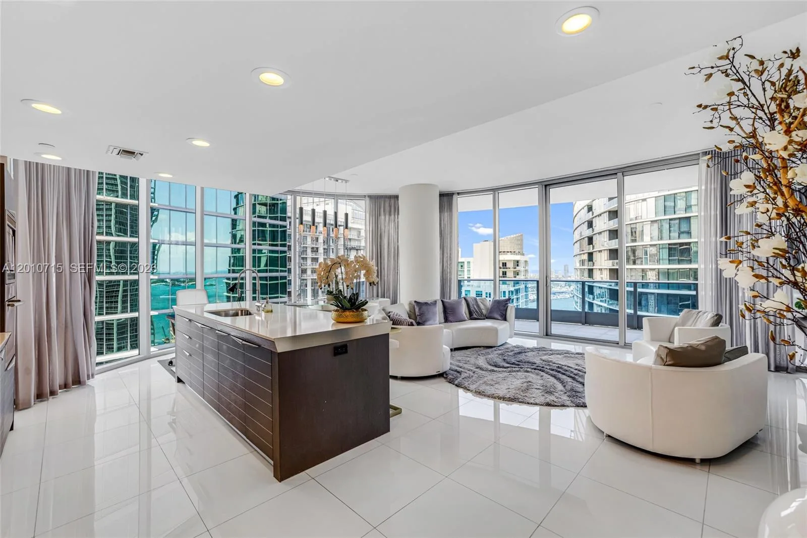200 Biscayne Boulevard Way # 4401, Miami, FL 33131 photo 3