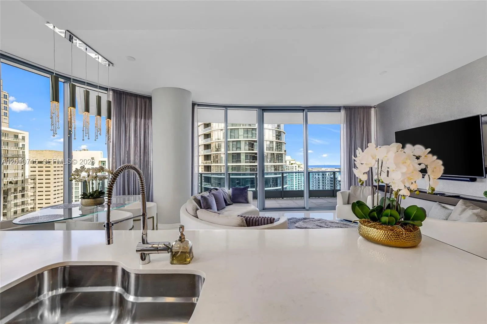 200 Biscayne Boulevard Way # 4401, Miami, FL 33131 photo 5