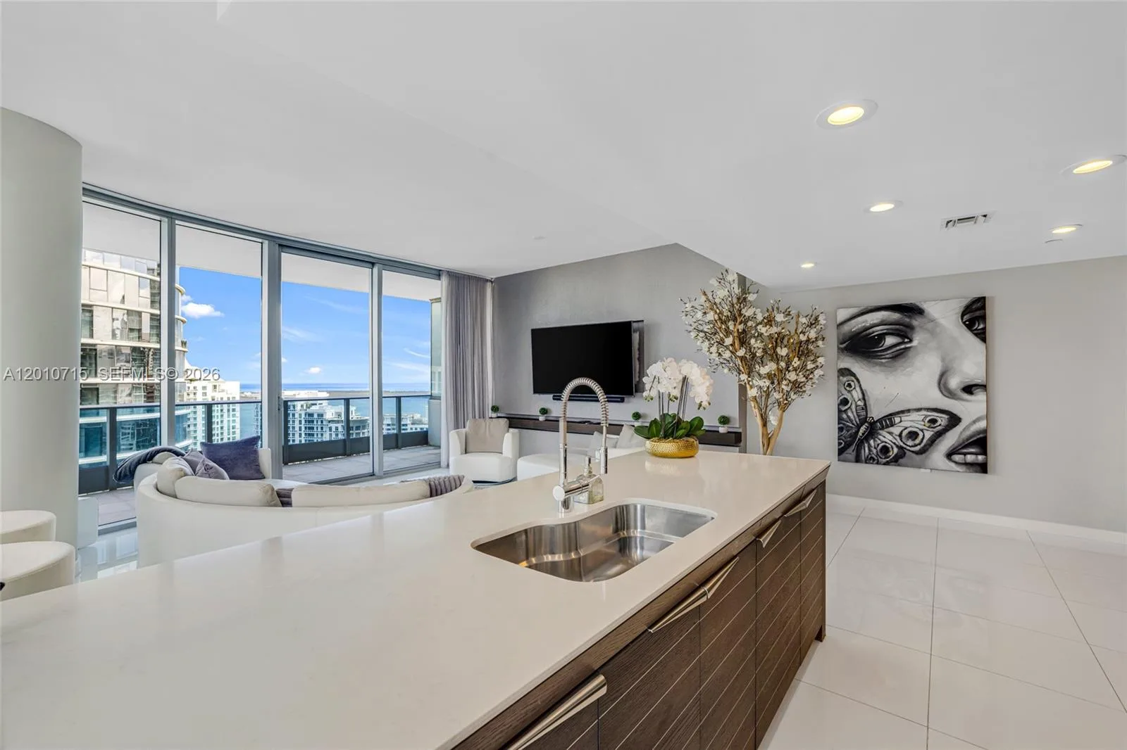 200 Biscayne Boulevard Way # 4401, Miami, FL 33131 photo 6