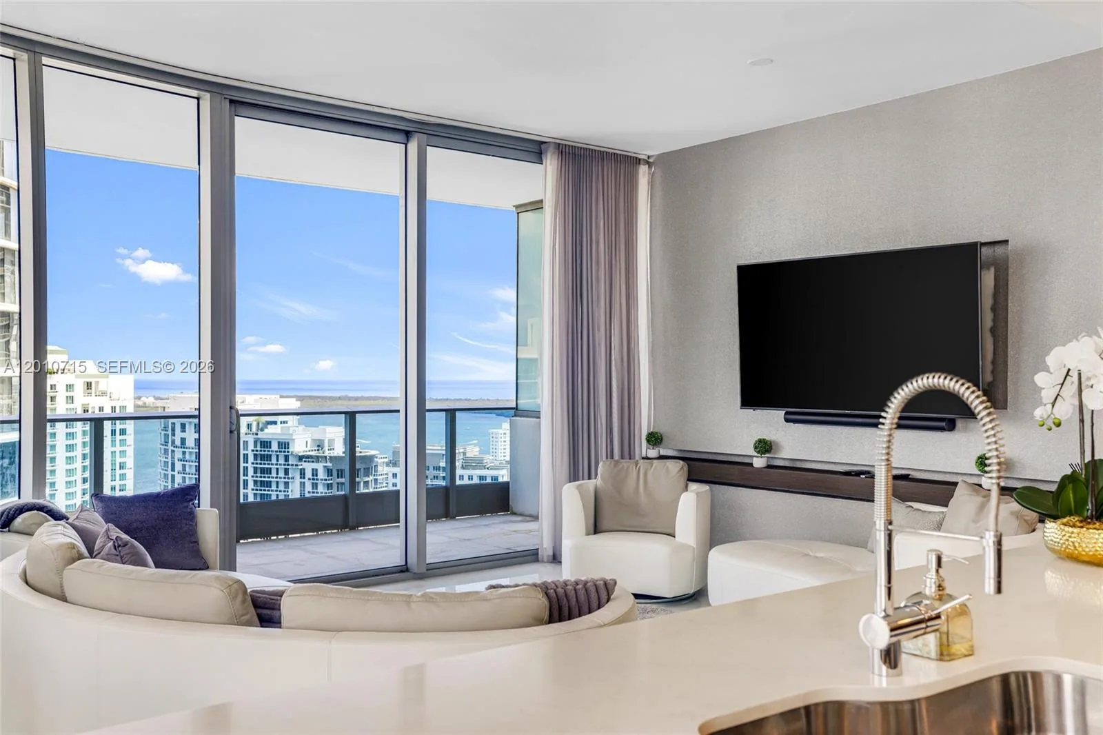 200 Biscayne Boulevard Way # 4401, Miami, FL 33131 photo 7