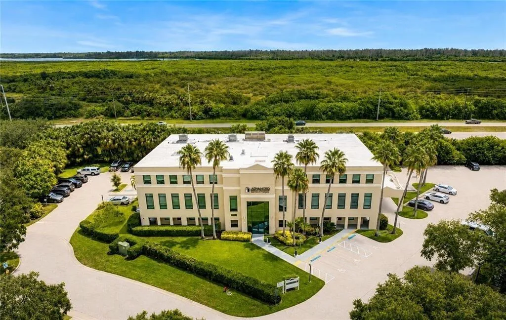 3755 7TH Terrace # #303 A&B, Vero Beach, FL 32960
