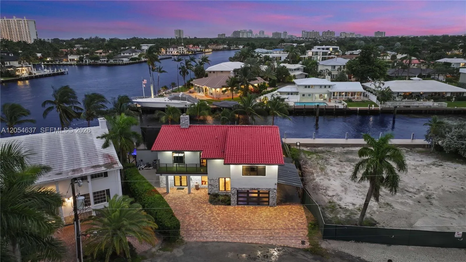 2886 NE 25th St, Fort Lauderdale, FL 33305 photo 2