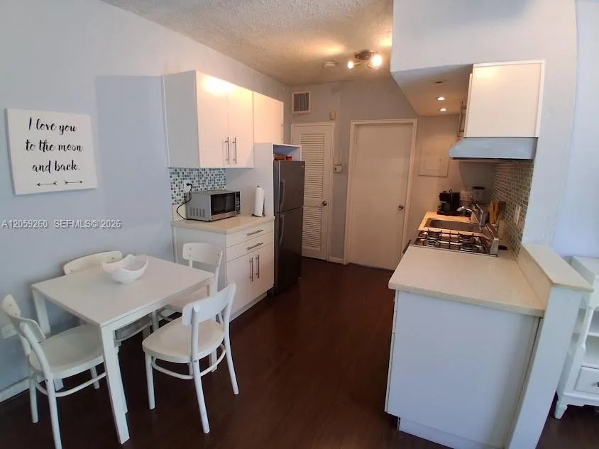 1555 Pennsylvania Ave # 203, Miami Beach, FL 33139 photo 4