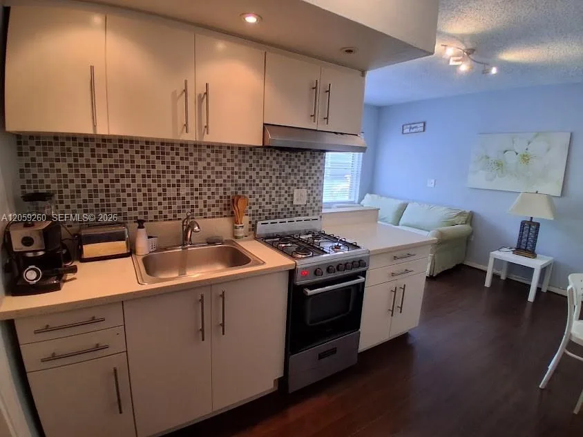 1555 Pennsylvania Ave # 203, Miami Beach, FL 33139 photo 6
