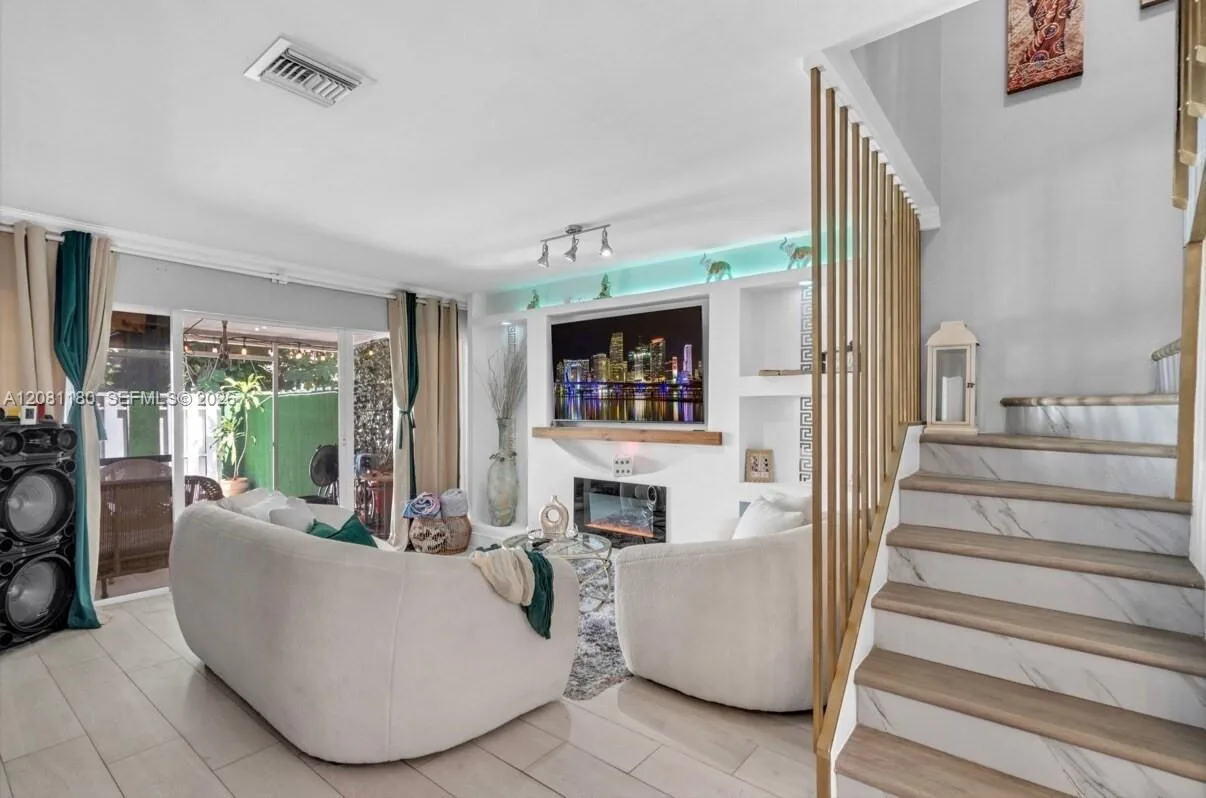 789 Crystal Lake Dr, Deerfield Beach, FL 33064