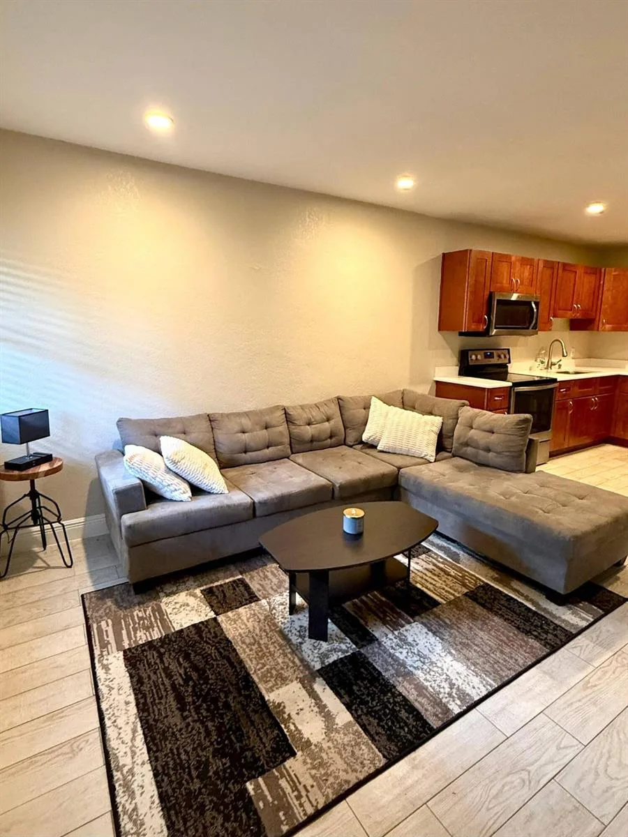 1529 NW 4TH Avenue, Fort Lauderdale, FL 33311 photo 2