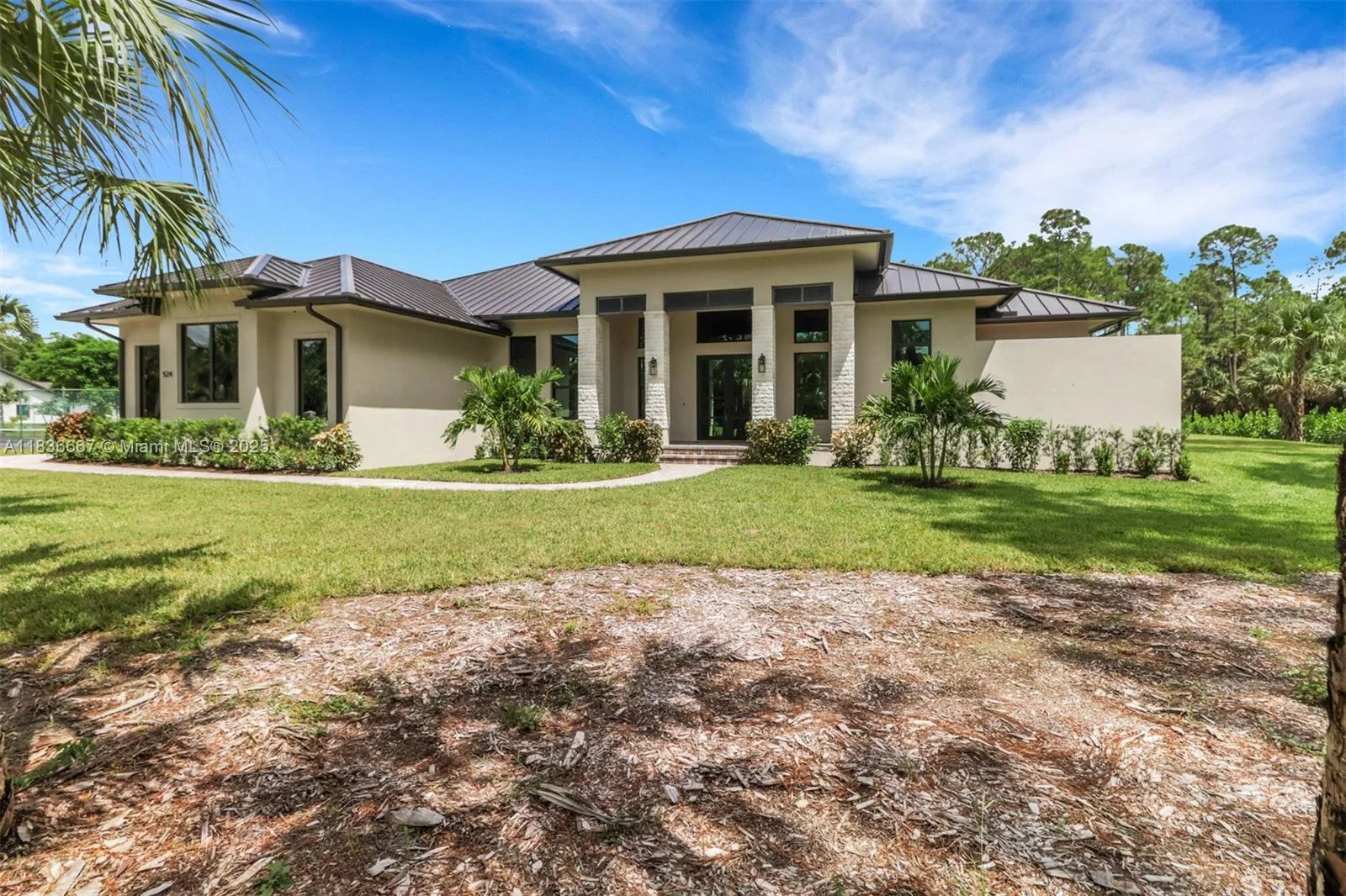 524 13th St Sw, Naples, FL 34117 photo 2