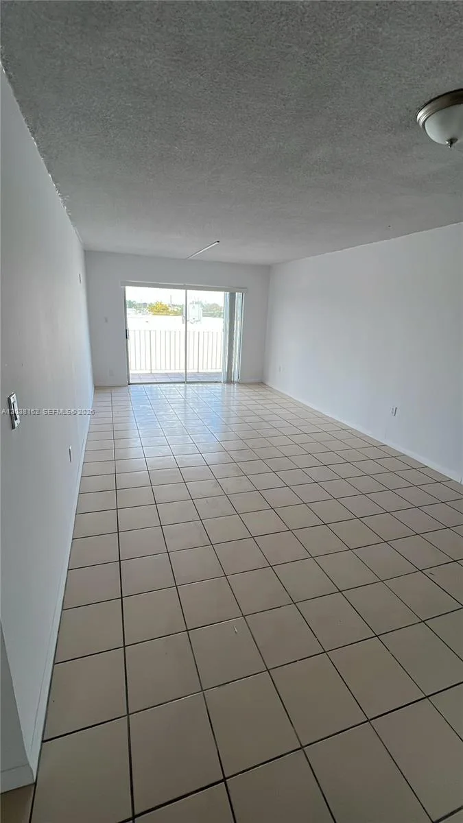 4480 Palm Ave # 402, Hialeah, FL 33012