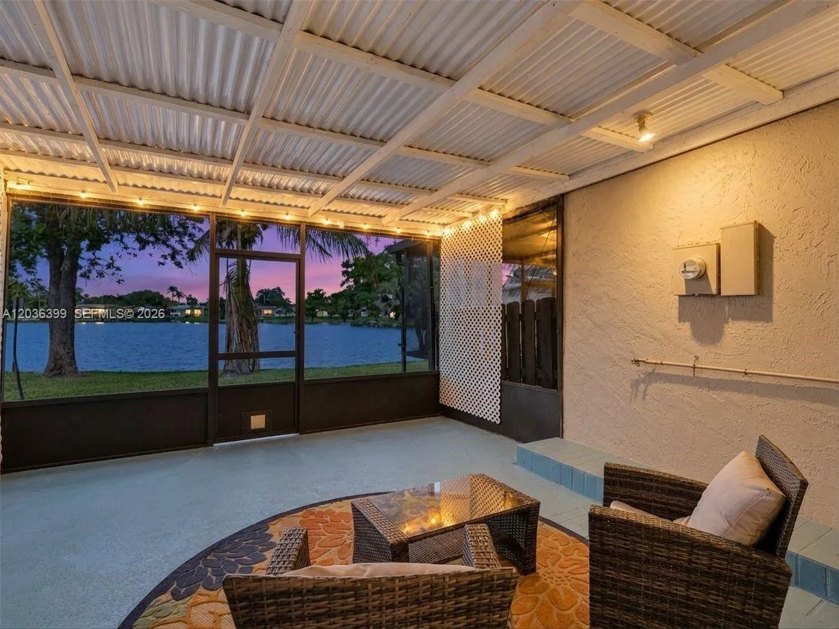 8902 Palm Tree Ln # 8902, Pembroke Pines, FL 33024