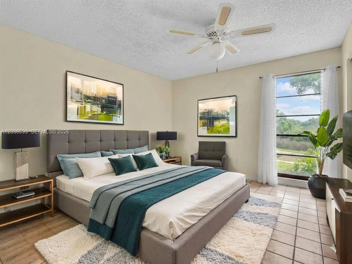 8902 Palm Tree Ln # 8902, Pembroke Pines, FL 33024 photo 4