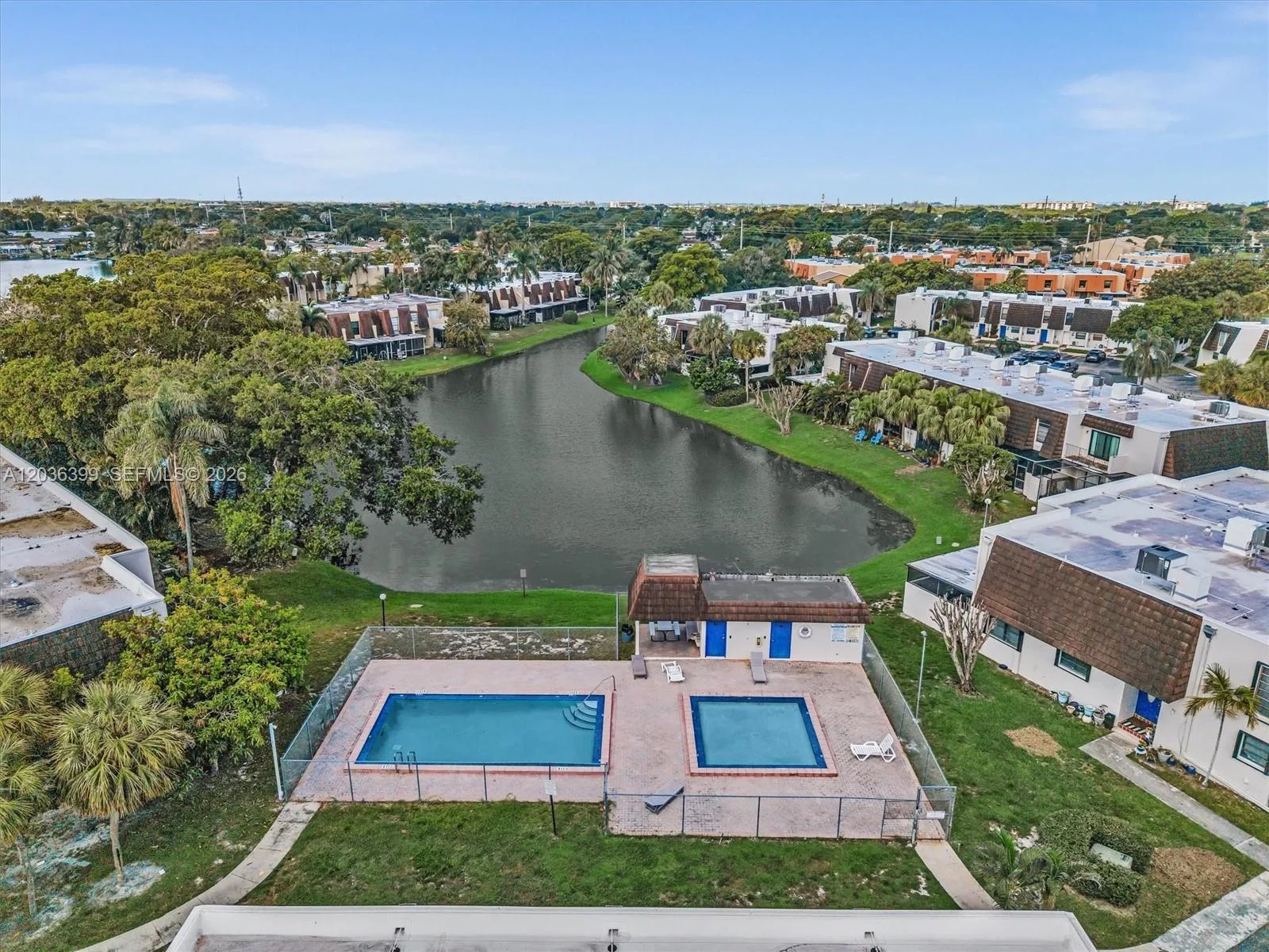 8902 Palm Tree Ln # 8902, Pembroke Pines, FL 33024 photo 6