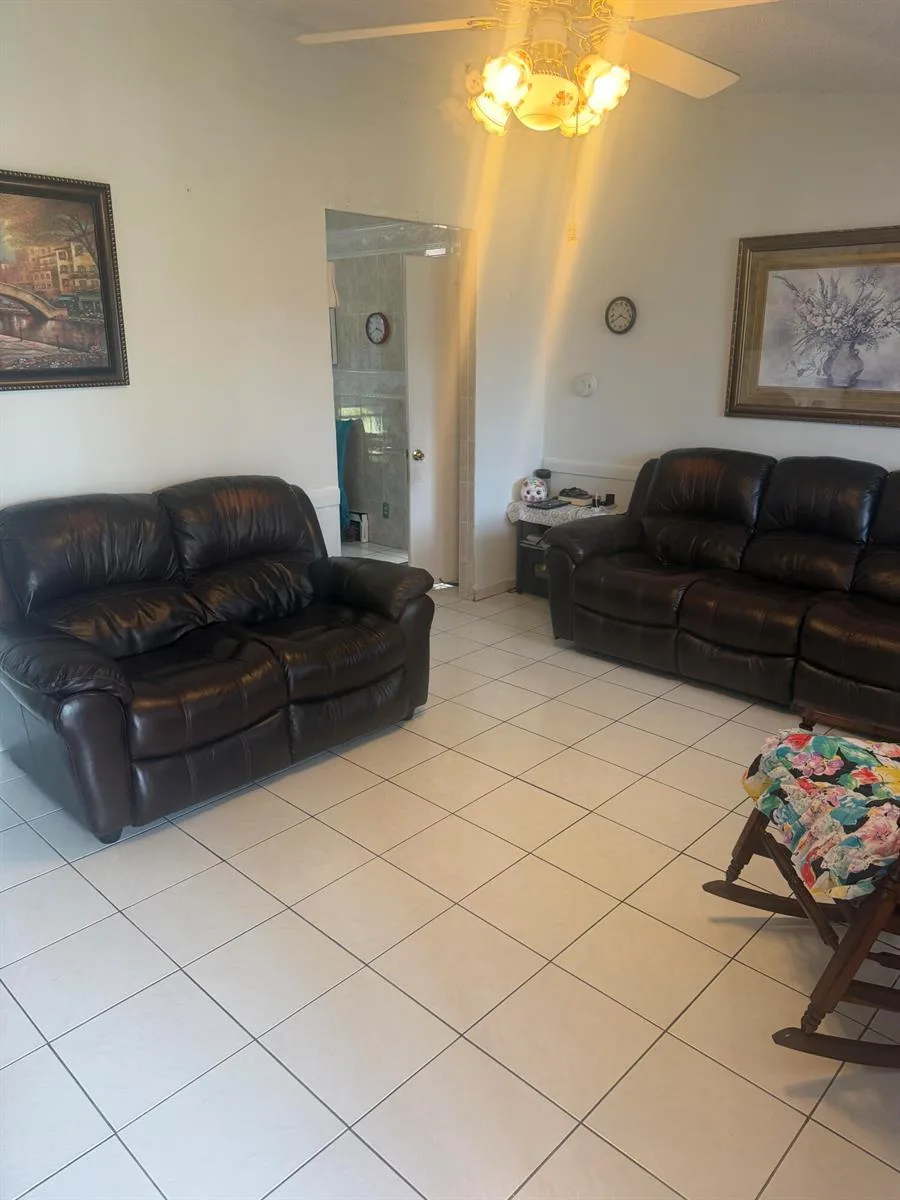 1304 Donwoods Lane, Royal Palm Beach, FL 33411 — zdjęcie 3