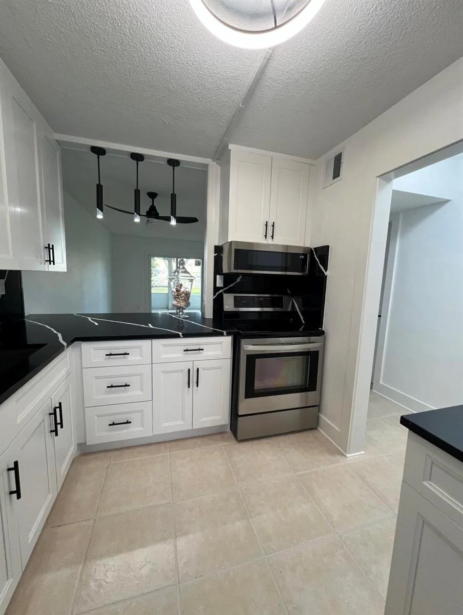 2615 Garden Drive N # 104, FL 33461