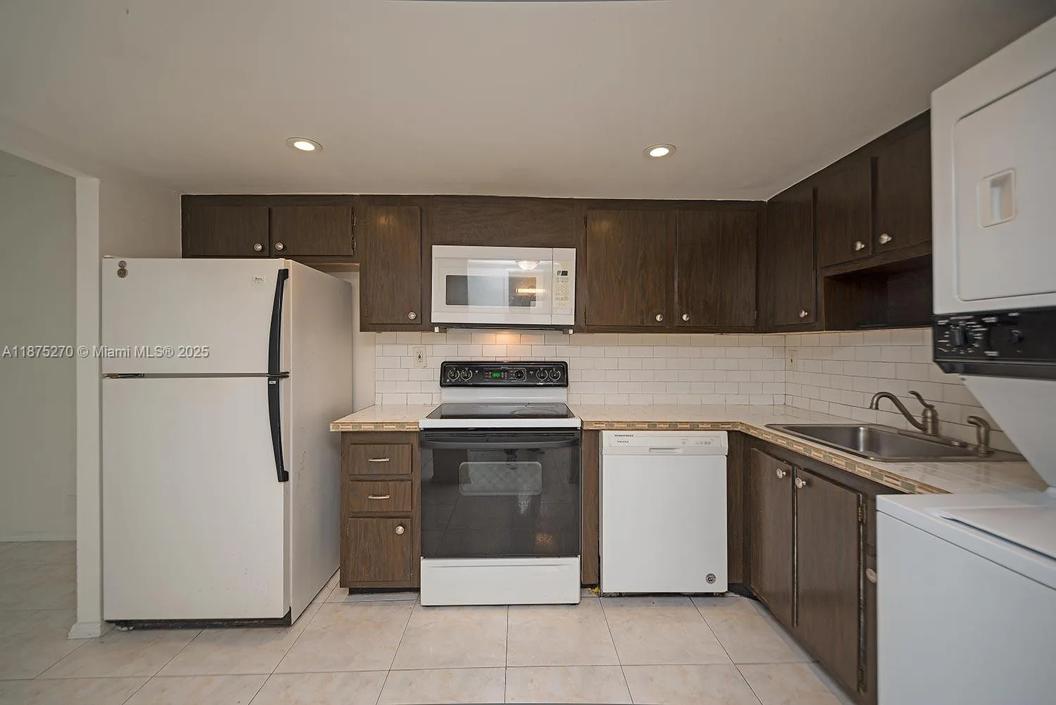 1901 Brickell Ave # B2205, Miami, FL 33129 photo 11
