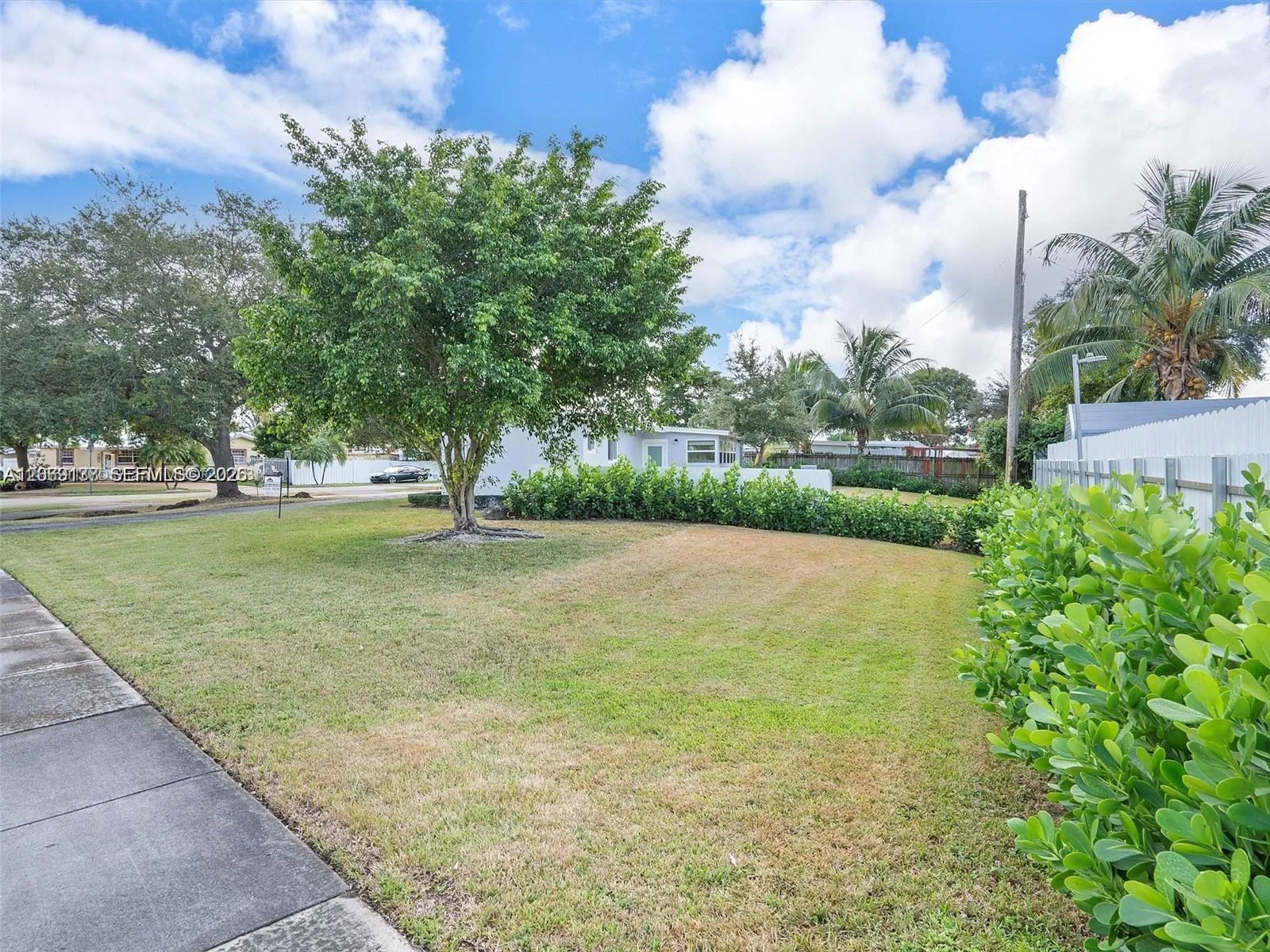 17320 NW 80th Ave, Hialeah, FL 33015 photo 2