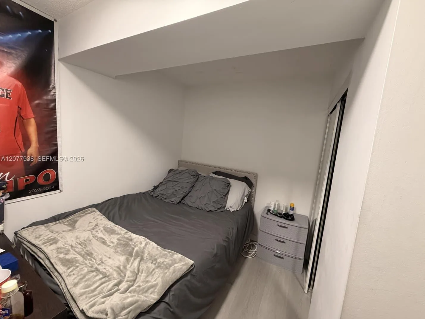 Listing photo 8