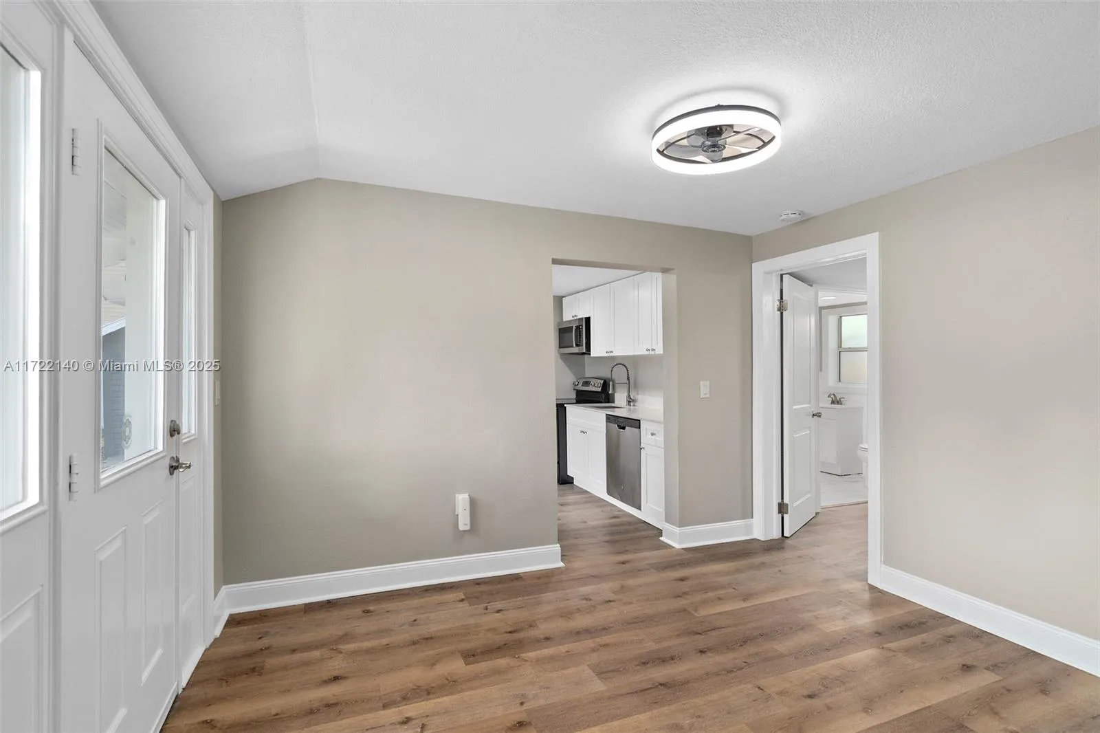 17 S Mary St # 2, Mount Dora, FL 32726 photo 2