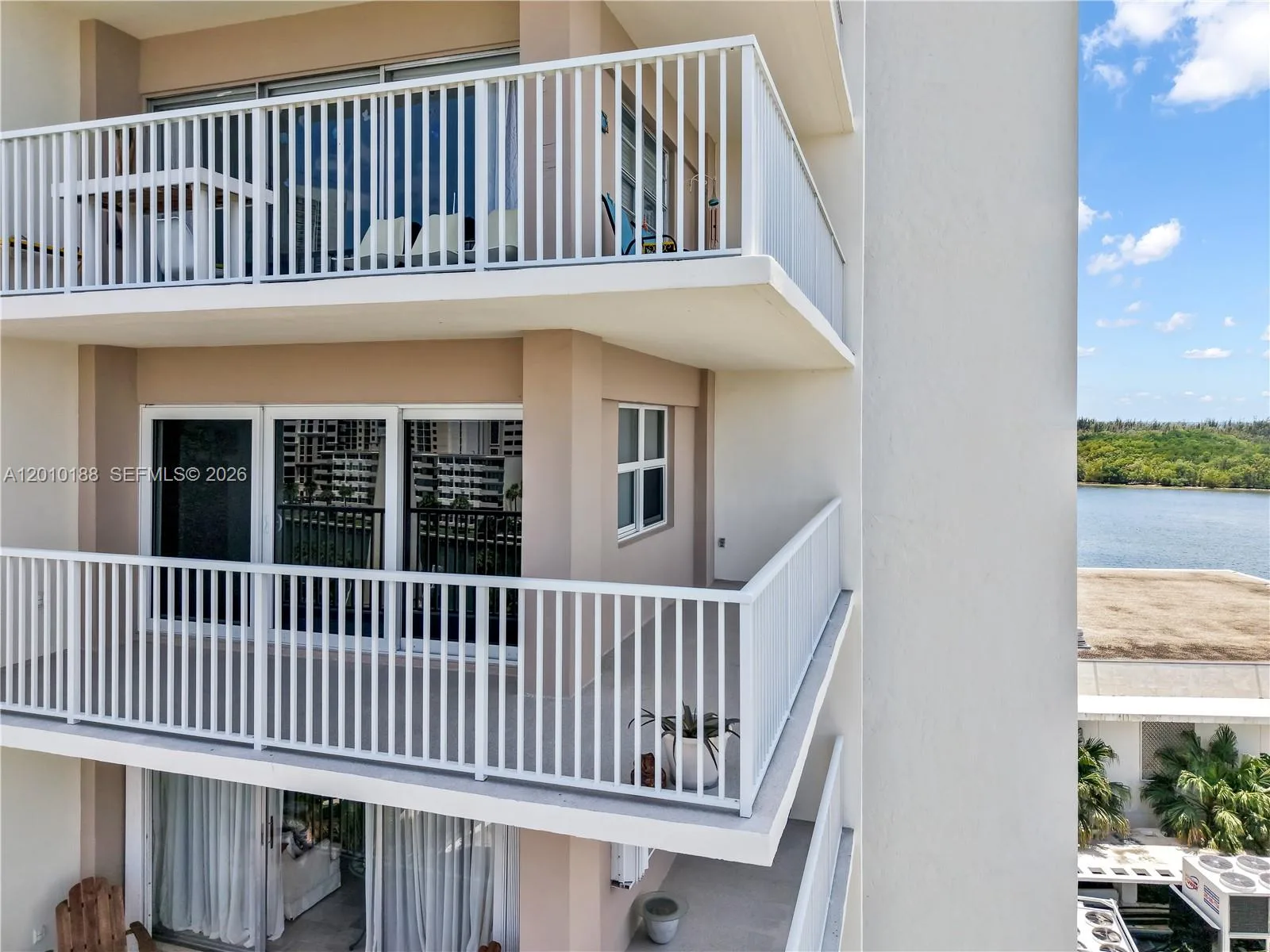 300 Bayview Dr # 605, Sunny Isles Beach, FL 33160 photo 5