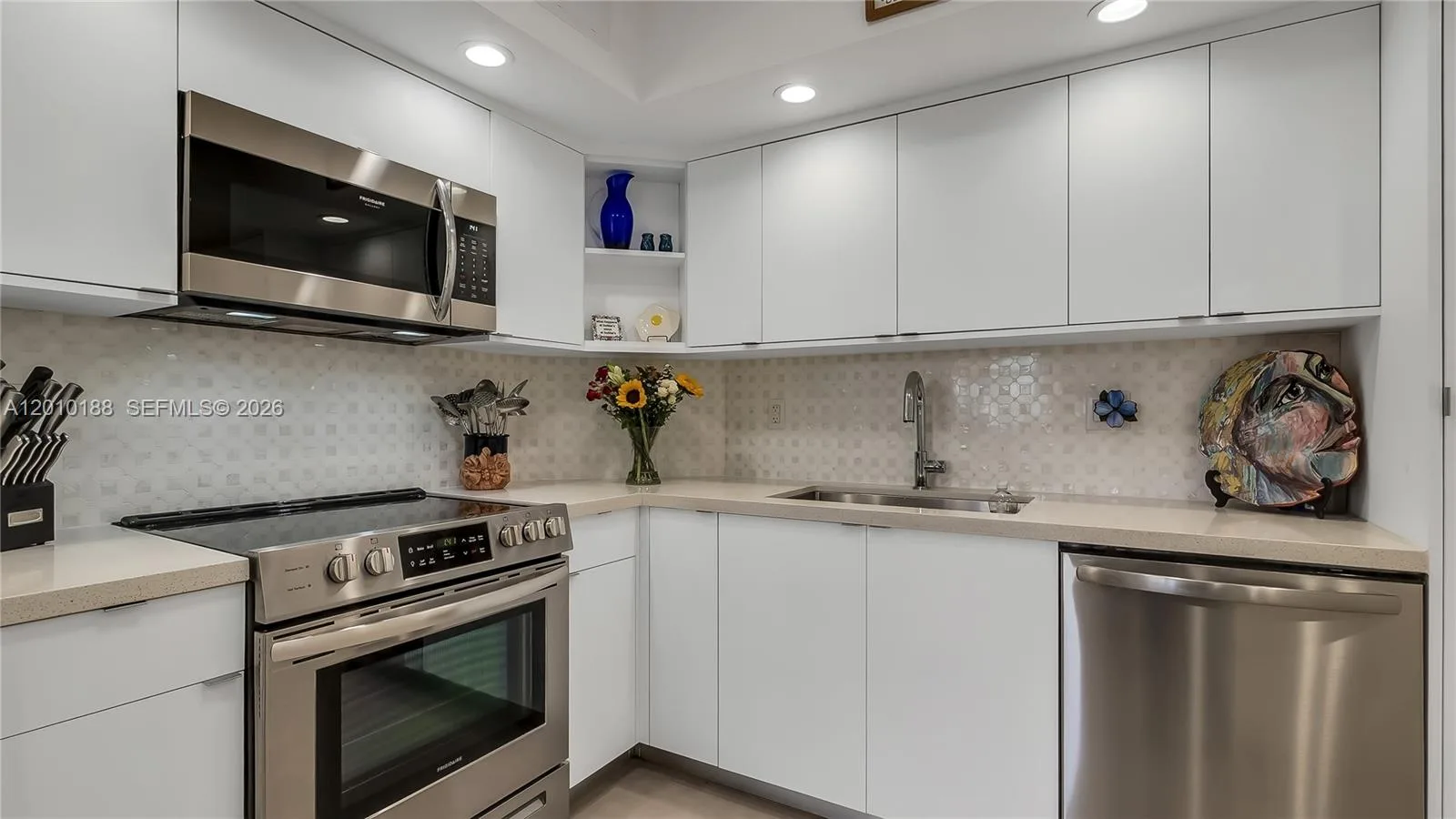 300 Bayview Dr # 605, Sunny Isles Beach, FL 33160 photo 6