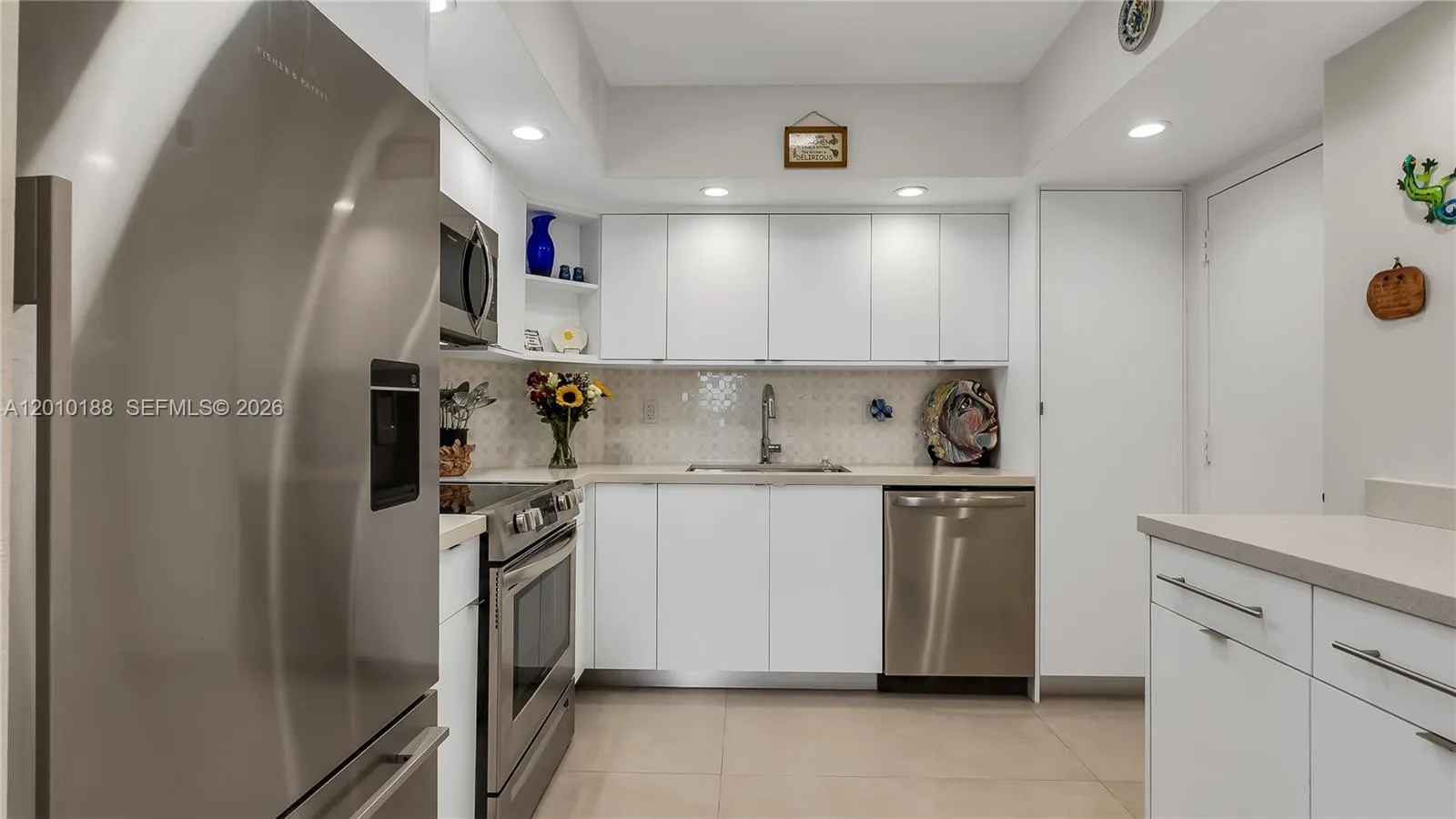 300 Bayview Dr # 605, Sunny Isles Beach, FL 33160 photo 9