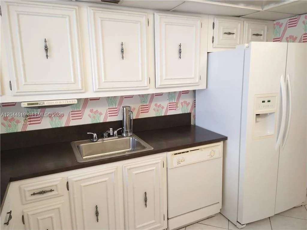 601 Three Islands Blvd # 517, Hallandale Beach, FL 33009 photo 10