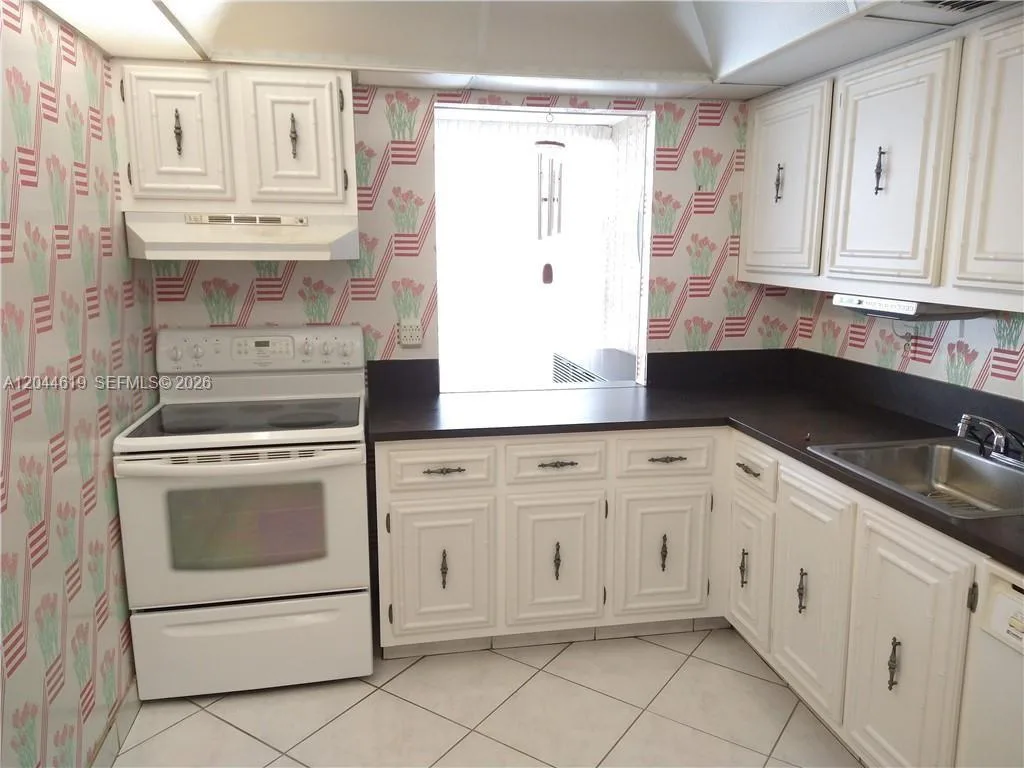 601 Three Islands Blvd # 517, Hallandale Beach, FL 33009 photo 8
