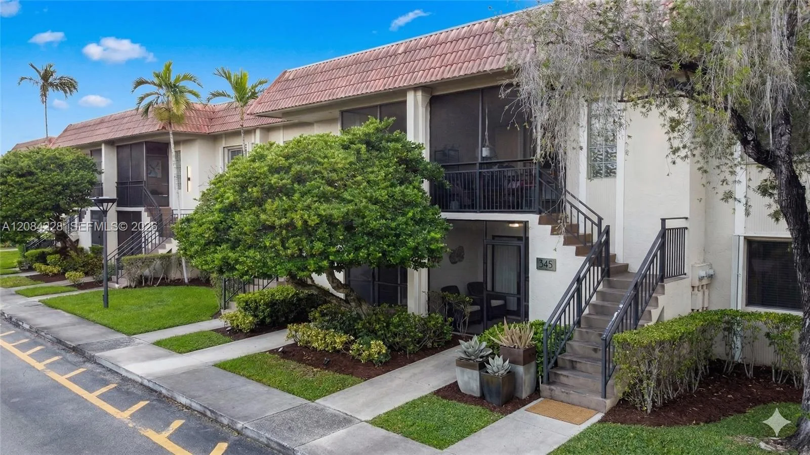 310 Lakeview Dr # 105, Weston, FL 33326