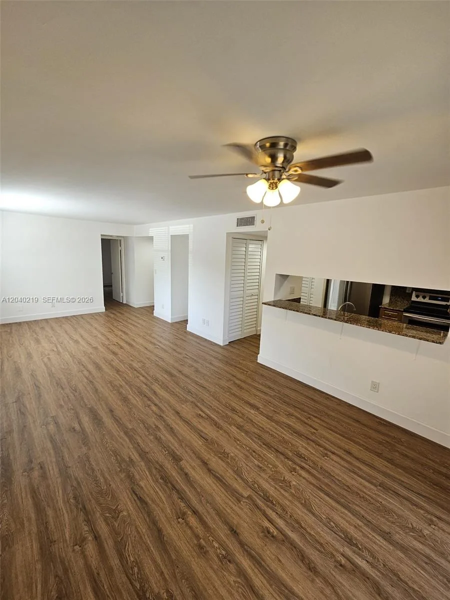 3252 Foxcroft Rd # 216, Miramar, FL 33025