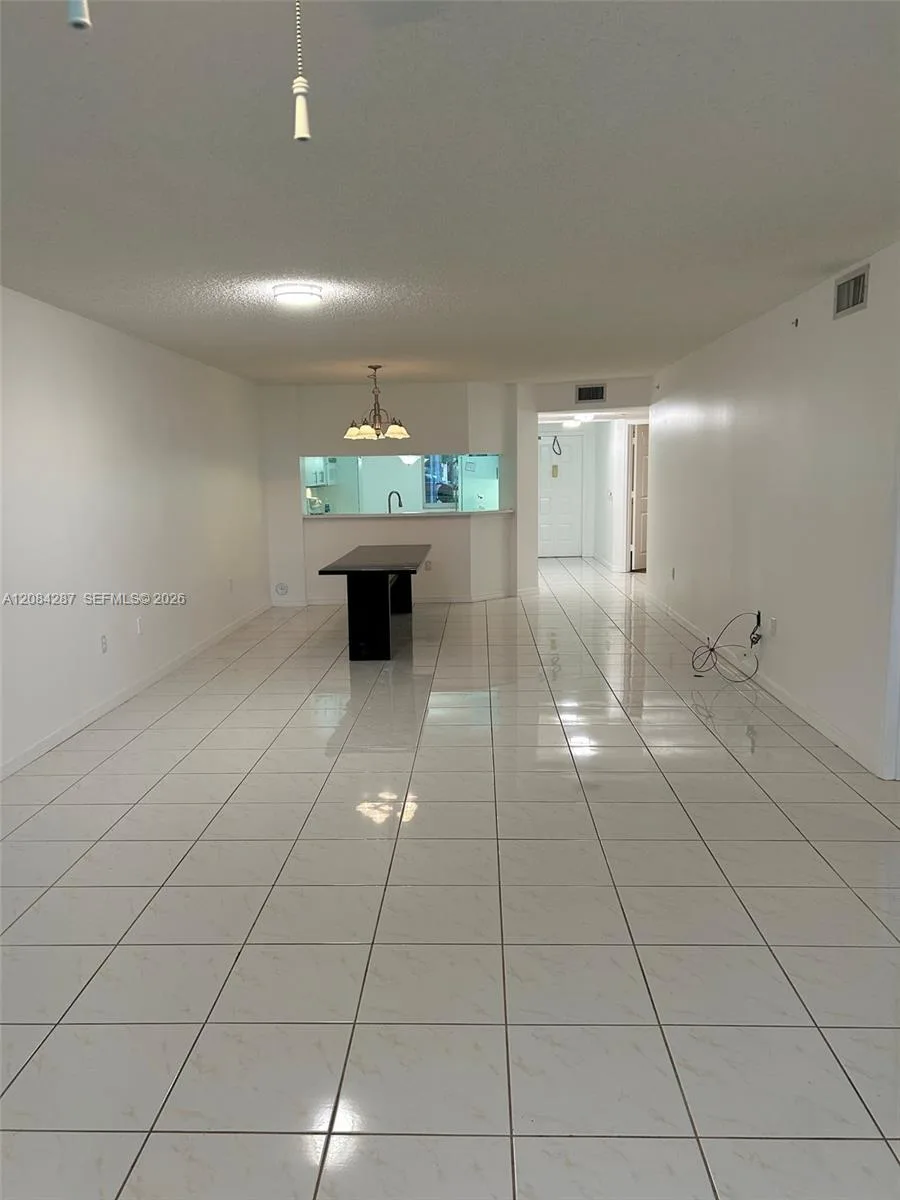 2541 N Nob Hill Rd # 109, Sunrise, FL 33322