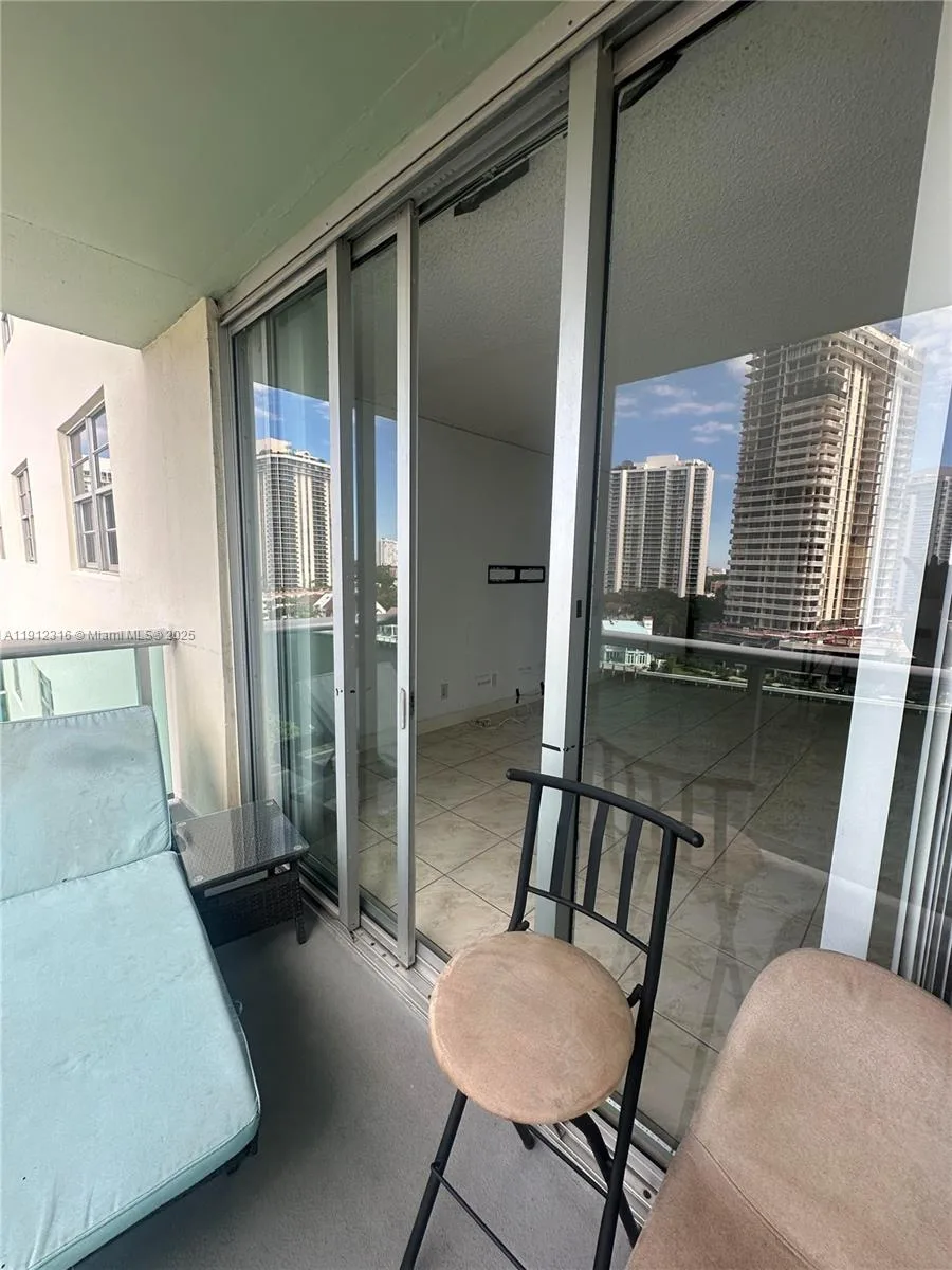 19390 Collins Ave # 1019, Sunny Isles Beach, FL 33160 photo 2