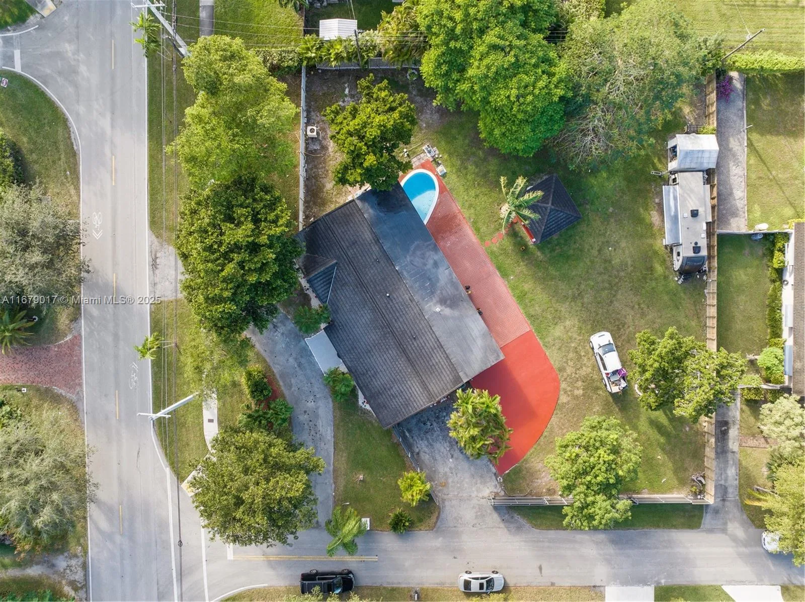 13550 SW 99th Pl, Miami, FL 33176 photo 4