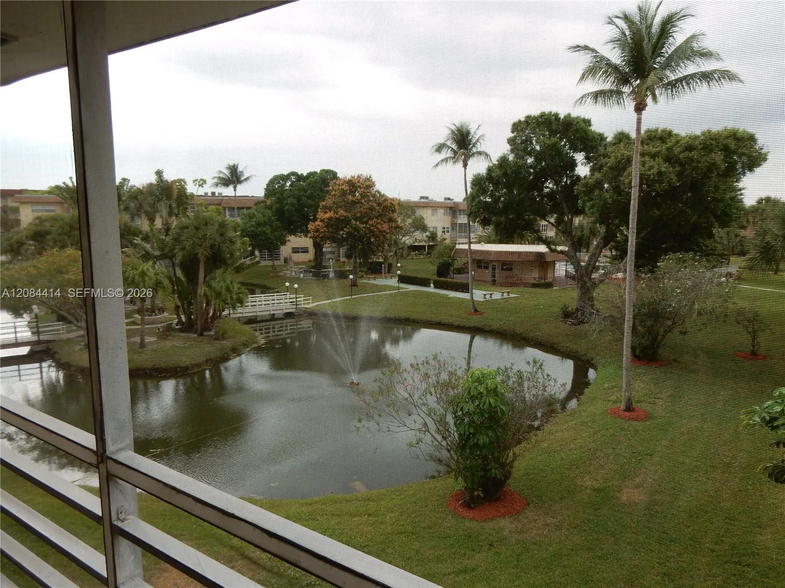 5051 W OAKLAND PARK BLVD # 302, Lauderdale Lakes, FL 33313