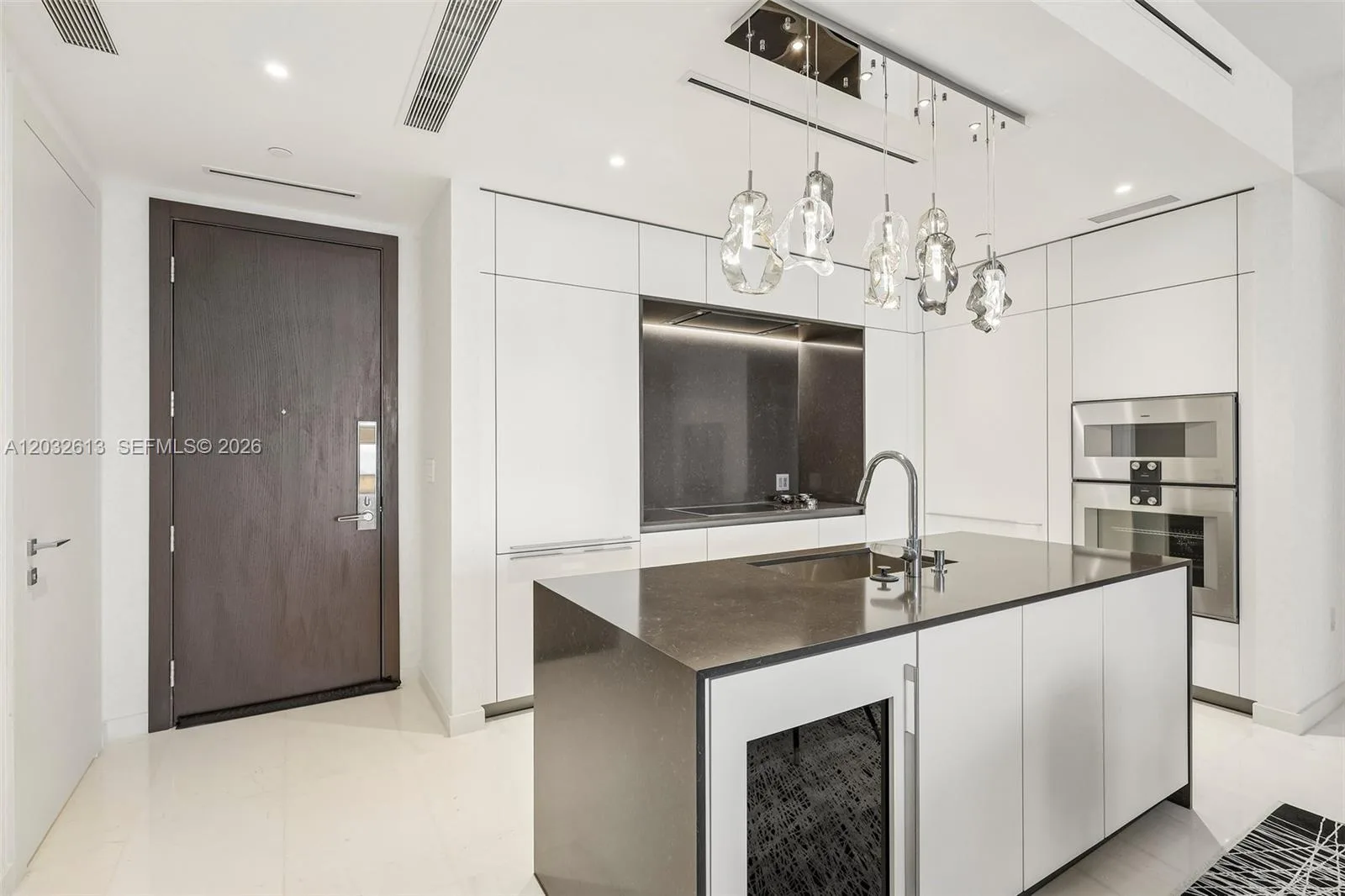 300 Biscayne Boulevard Way # 3305W, Miami, FL 33131 photo 9