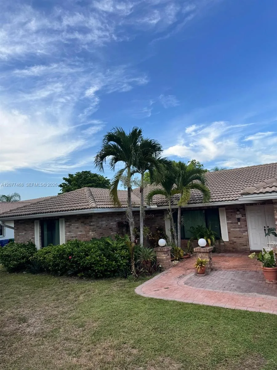 913 NW 110th Ln, Coral Springs, FL 33071 photo 3