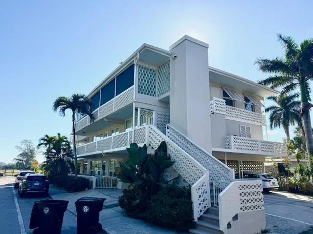 131 N Golfview Road # 4, Lake Worth, FL 33460