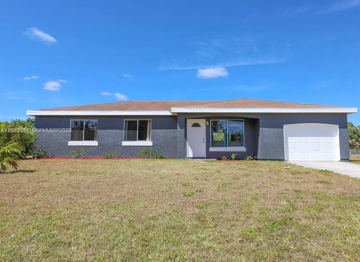 250 SW Homeland Rd, Port St. Lucie, FL 34953 photo 2