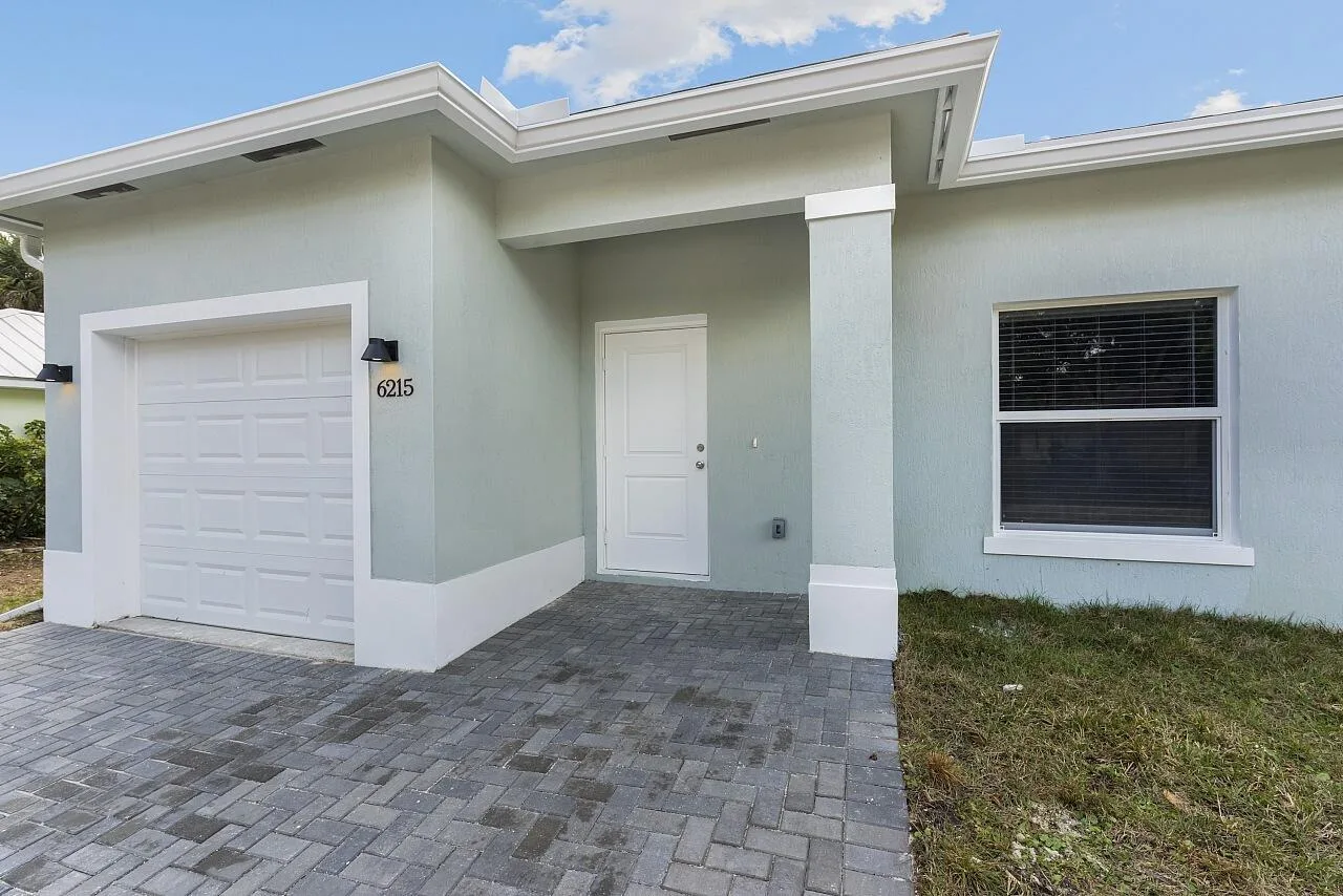 6215 4th Lane, Vero Beach, FL 32968 photo 5