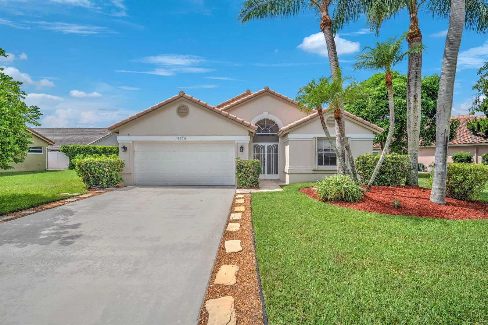 8576 WINDY Circle, Boynton Beach, FL 33472 — zdjęcie 2