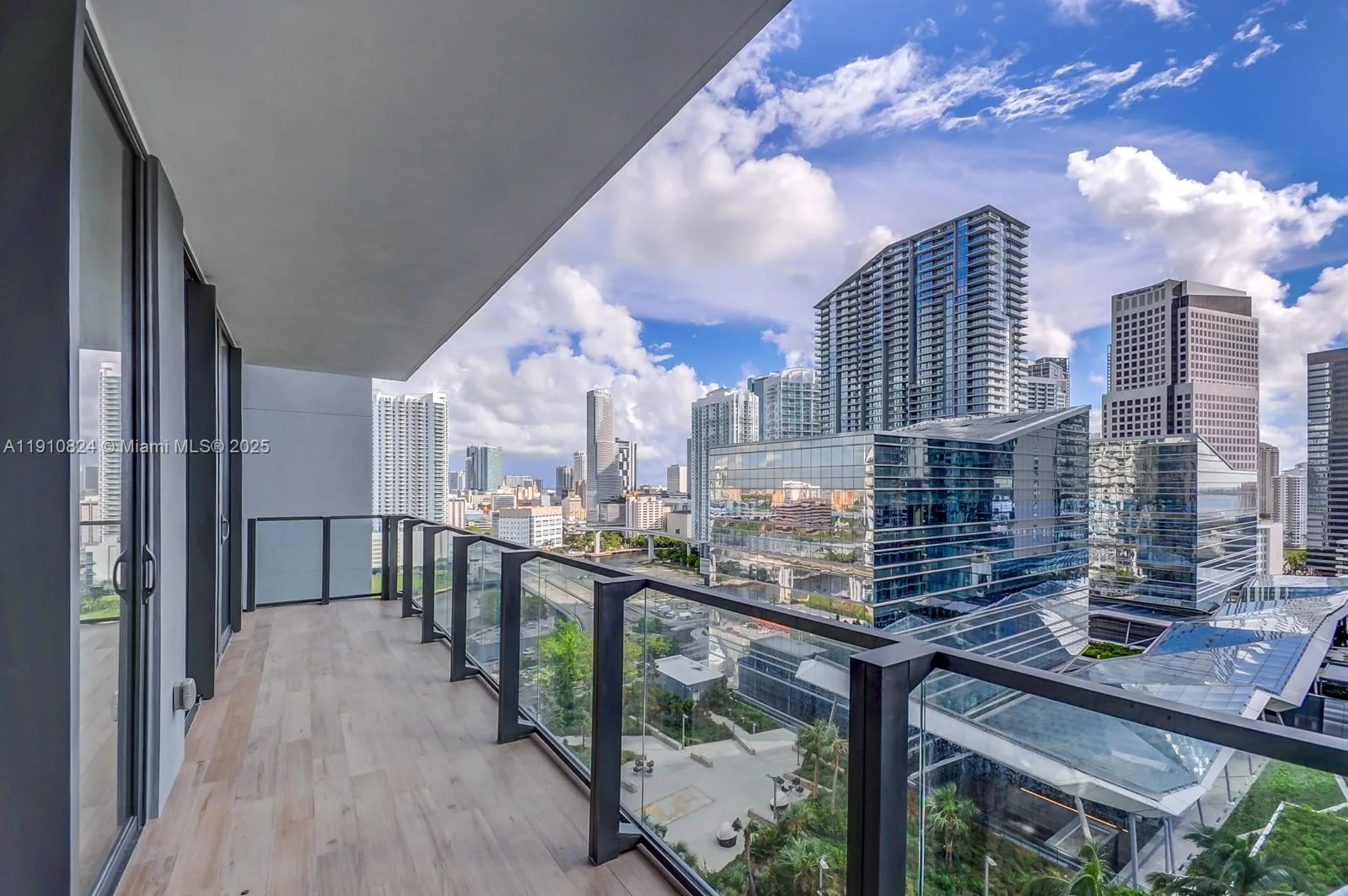 88 SW 7th St # 1503, Miami, FL 33130