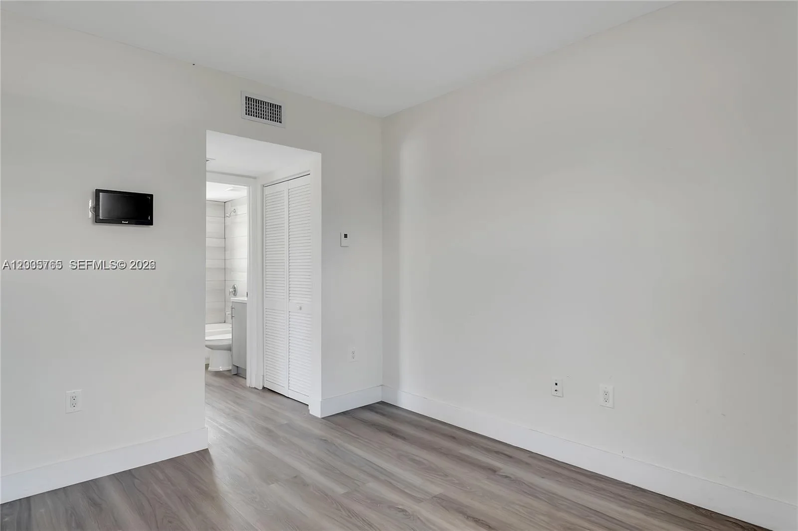 1710 NW 1st Ct # 13, Miami, FL 33136 photo 2