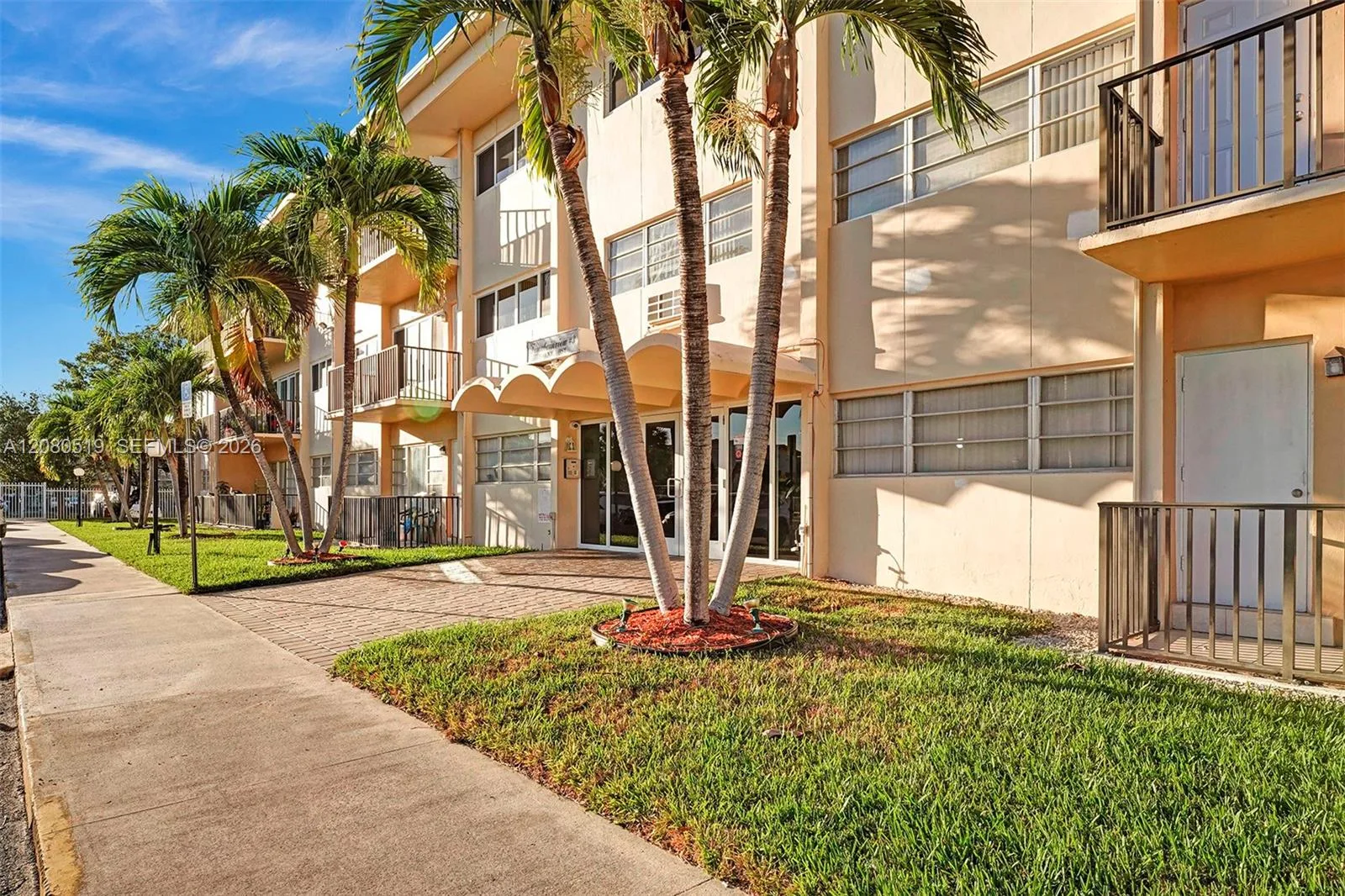 1400 NE 169th St # 305, Miami, FL 33162