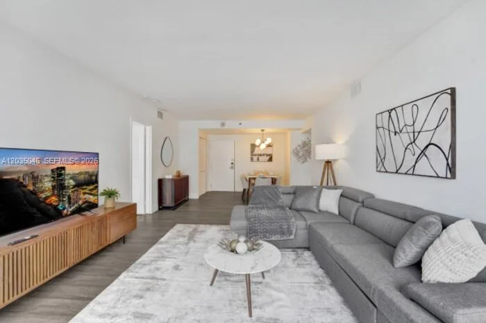 5225 Collins Ave # 1606, Miami Beach, FL 33140 photo 2