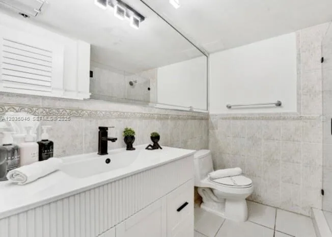 5225 Collins Ave # 1606, Miami Beach, FL 33140 photo 9