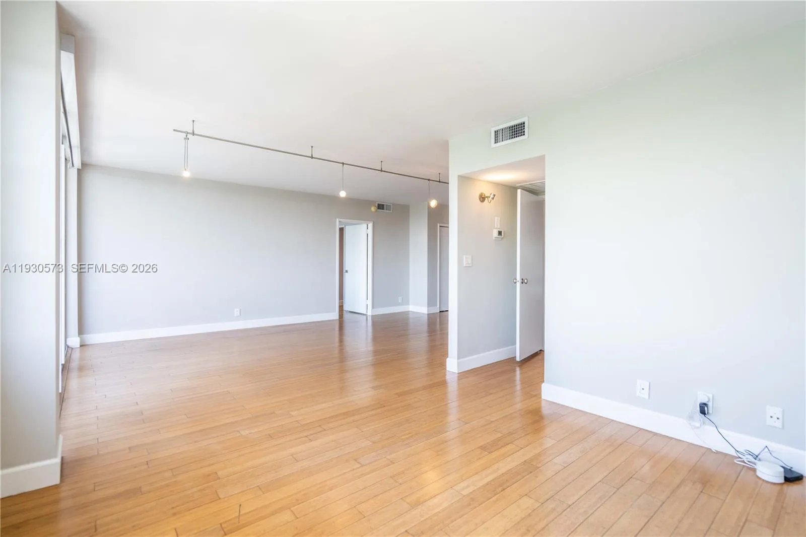 5700 Collins Ave # 6H, Miami Beach, FL 33140 photo 9