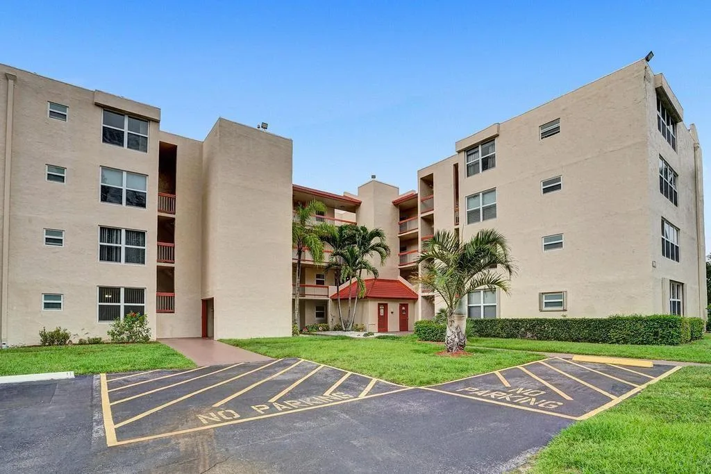 9451 EVERGREEN Place # 306, Davie, FL 33324