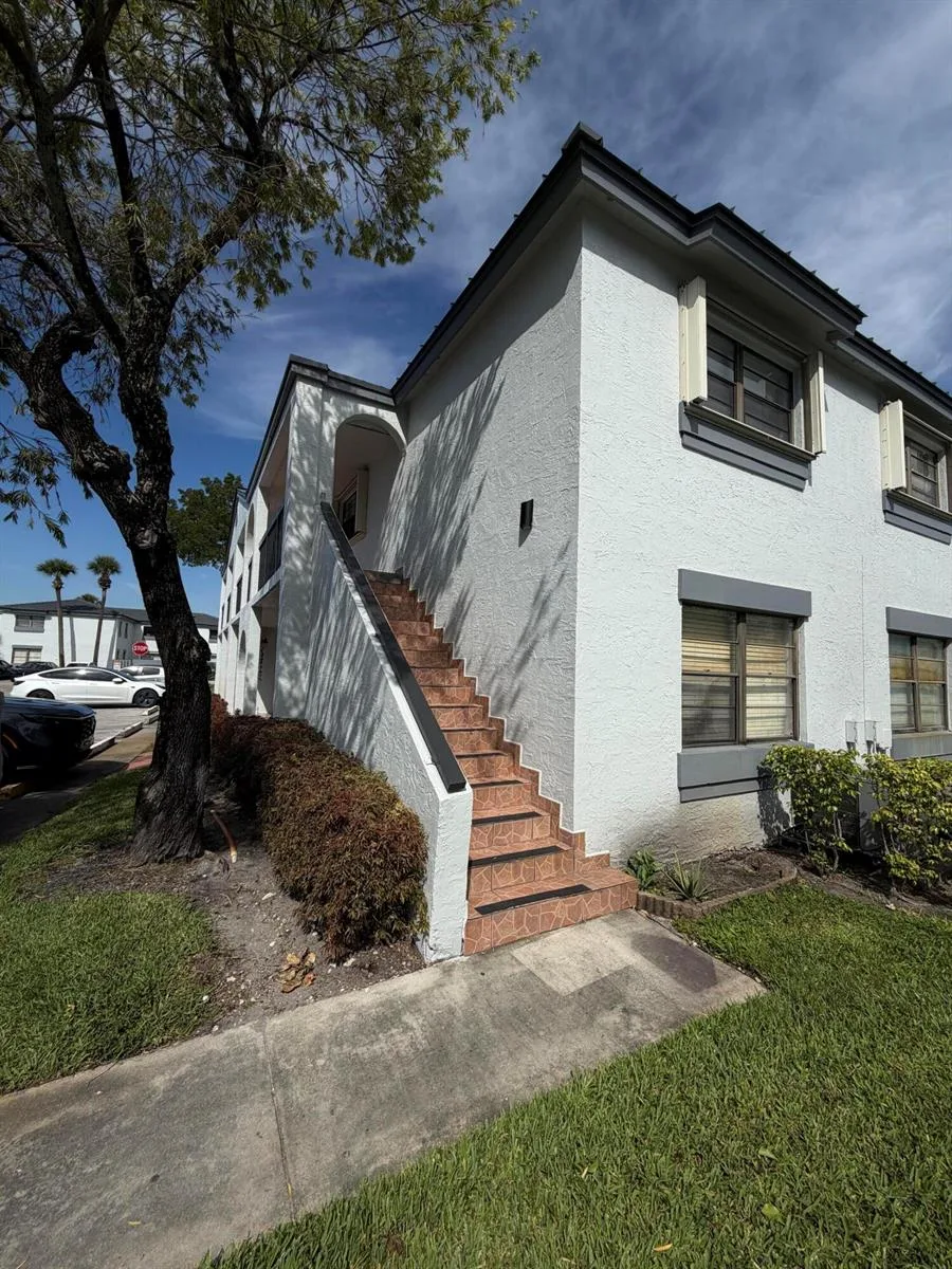 18290 Mediterranean Boulevard # 506, Hialeah, FL 33015 photo 2