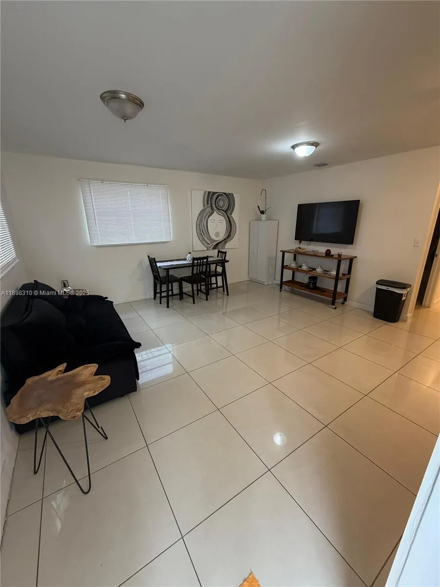 1132 NW 38th St # 1132, Miami, FL 33127 photo 2